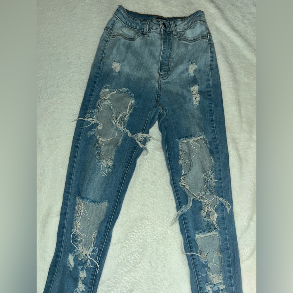 FASHION NOVA JEANS